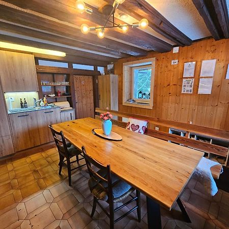 Petit Chalet Rustique Et Bucolique Bovernier Εξωτερικό φωτογραφία