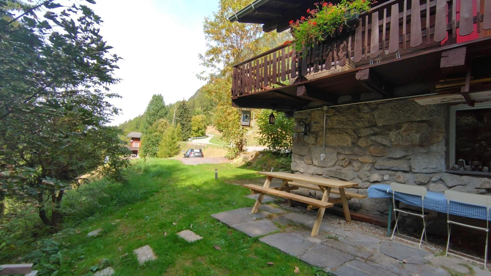 Petit Chalet Rustique Et Bucolique Bovernier Εξωτερικό φωτογραφία