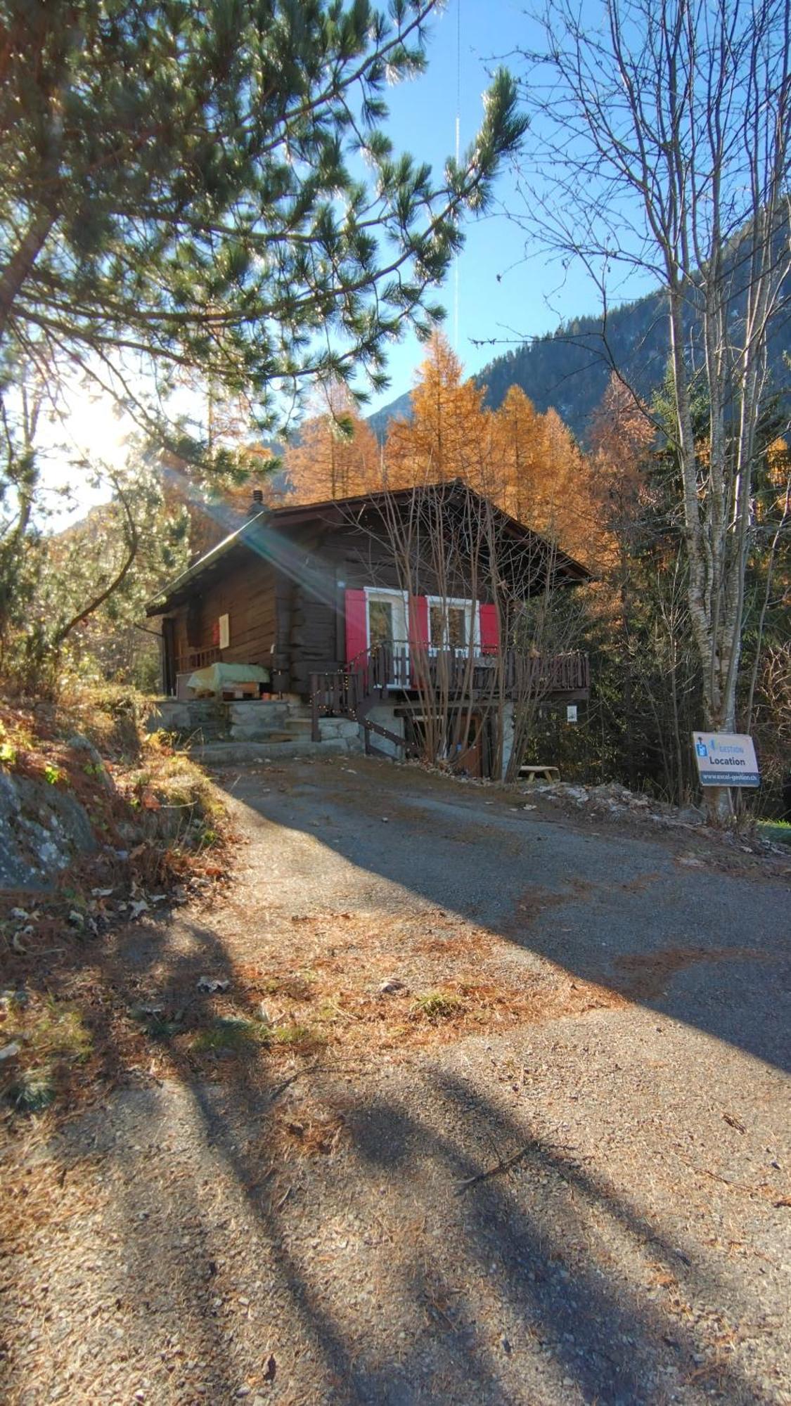Petit Chalet Rustique Et Bucolique Bovernier Εξωτερικό φωτογραφία